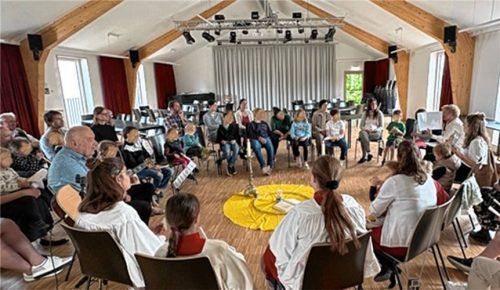 Auf kindgerechte Weise wird die Botschaft Gottes vermittelt.Foto re