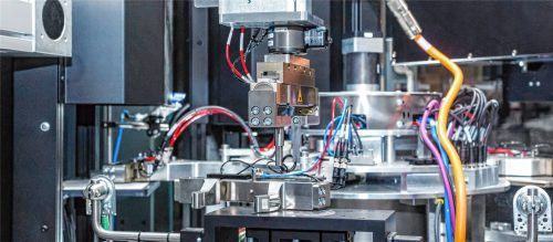 Automatisierungstechnik der esmo automation: Transporteinheit für die Qualitätsprüfung.