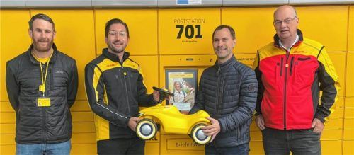 Bei der Eröffnung: (von links) Andreas Cuscianna, Markus Ehm, Regionaler Politikbeauftragter für Bayern, Bürgermeister Georg Reinthaler und Mathias Wiesholler, Vertriebsmanager Multikanalvertrieb.Foto  re