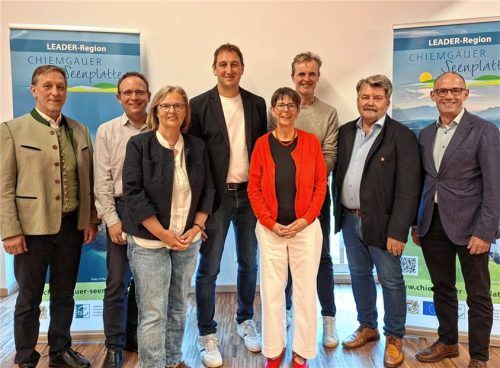 Bei der Mitgliederversammlung: (von links) Konrad Linner, Bürgermeister Amerang, Daniel Mair, Bürgermeister Frasdorf, Friederike Kayser-Büker, Herbert Strauch, Bürgermeister Übersee, Sabine Löw-Wurmannstetter, Fedor Volckmar-Frentzel, Sepp Reithmeier und Stefan Reichelt, Bürgermeister Chieming. Fotos Künzner-Hingerl