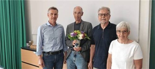 Bei der Verabschiedung: (von links) Bürgermeister Andreas Scheck, Kai Finsterle, Hubert Bernhard und Birgid Troibner. Foto Wunderlich