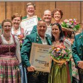 50 Musikanten begeistern in der Achentalhalle