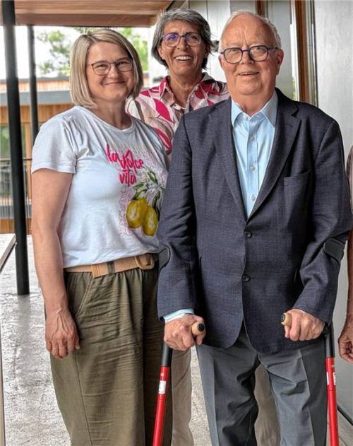 Berichteten von ihren Angeboten: (von links) Pflegedienstleiterin Nina Schneider, Nachmittagsbetreuerin Helga Spiegelsberger und Vorsitzender Anton Heindl. Foto re