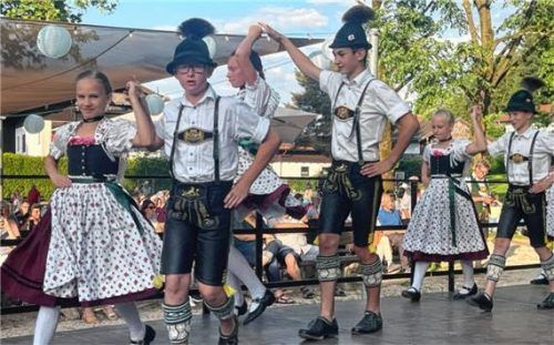 Bühne frei für den Nachwuchs: „D´Staffestoana“ präsentieren ihr Können. Foto  Archiv Hötzelsperger
