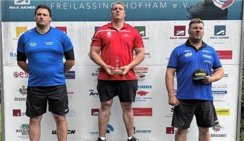 Das Stockerl bei den Herren: Markus Schätzl (Mitte) siegte vor Michael Späth (links) und Peter Rottmoser.Foto Kamhuber