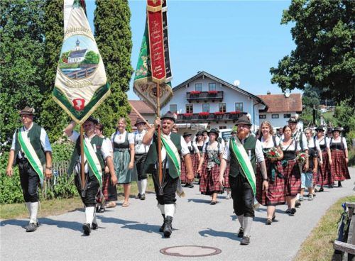 Der Festzug wurde wegen der Hitze abgekürzt. Fotos Mix