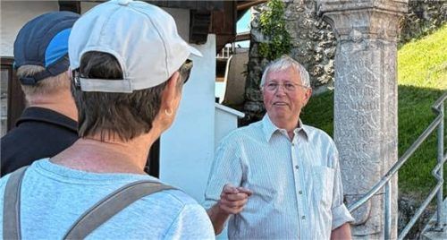 Der gebürtige Bernauer und Alphornbauer Donat Frey erzählt „Dorfgschichtn“.Foto re