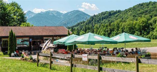 Der Gemeinderat Unterwössen erteilte einstimmig sein Einvernehmen für die nachträgliche Genehmigung der über Jahre vorgenommenen Erweiterungen des als Fliegeralm bekannten Kiosks. Foto  Flug