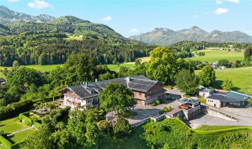 Der Gutshof am Hitzelsberg steht zum Verkauf.