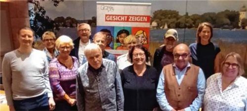 Der neugewählte Vorstand des Vereins „Gesicht zeigen – Rosenheimer Bündnis gegen Rechts“. Nicht im Bild ist Klaus Jordan. Foto  re
