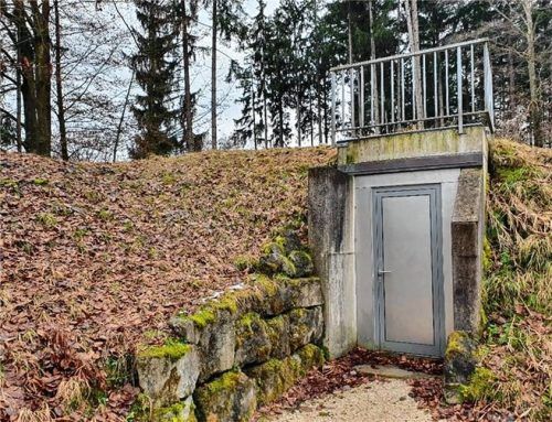 Der rund 70 Jahre alte Hochbehälter der gemeindlichen Wasserversorgung Marwang hat bald ausgedient. Die Wasserversorgung im Ortsteil Vocking soll mit einem neuen Hochbehälter und Verbundleitungen zur Mühlener Gruppe ausgebaut werden Foto Müller