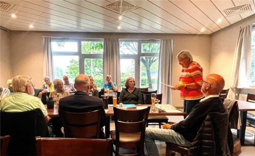 Der Verein „Hilfe für Bürgerinnen und Bürger“ hat bei seiner Jahresversammlung Bilanz gezogen. Das Bild zeigt Zweite Vorsitzende Gudrun Orth (Zweite von rechts). Foto hötzelsperger