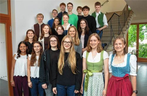 Die 20 besten Abiturienten haben einen Notendurchschnitt, der besser ist als 1,5. Sechs davon erreichten sogar einen Wert von 1,0. Foto  Berger