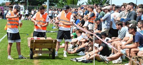 Die bisherige Bestmarke in diesem Jahr: 1.205 zahlende Zuschauer sahen in Ostermünchen den Aufstieg der SG Ramerberg/Rott. Foto Ruprecht