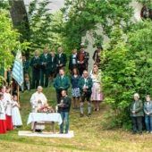 100 Gläubige lösen zum 80. Mal Gelübde ein