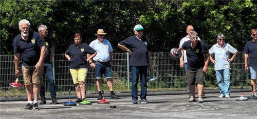 Die Göttinger Stockschützen beim Kräftemessen mit den Teichschützen in Bruck an der Leitha. Foto re