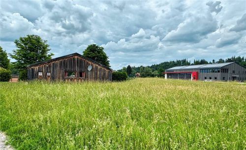 Die kostengünstige Erdanlage soll hier einen lang gehegten Wunsch der Jugendlichen in der Gemeinde erfüllen. Foto Rasch