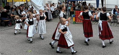 Die Mädchen aus der Jugend der Mangfalltaler zeigten, dass es auch einmal ganz ohneBuben geht. Foto RE