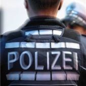 Betrunkener attackiert Einsatzkräfte nach Schlägerei