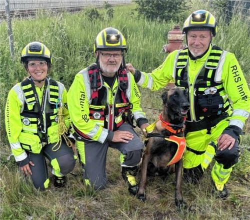 Die Rettungshundestaffel Inntal veranstaltet eine Großübung im Wald beim Stadtteil Föhrenwinkel. Foto Rettungshundestaffel Inntal