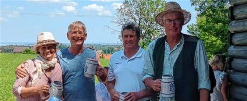 Die Sieger von „Chiemsee Solar“: (von links) Rosi Hinterholzer, Manfred Haider, Franz Schaffner und Hartl Hinterholzer. Foto Hötzelsperger
