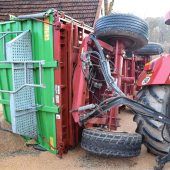Traktor-Unfall bei Firstbaum-Aktion