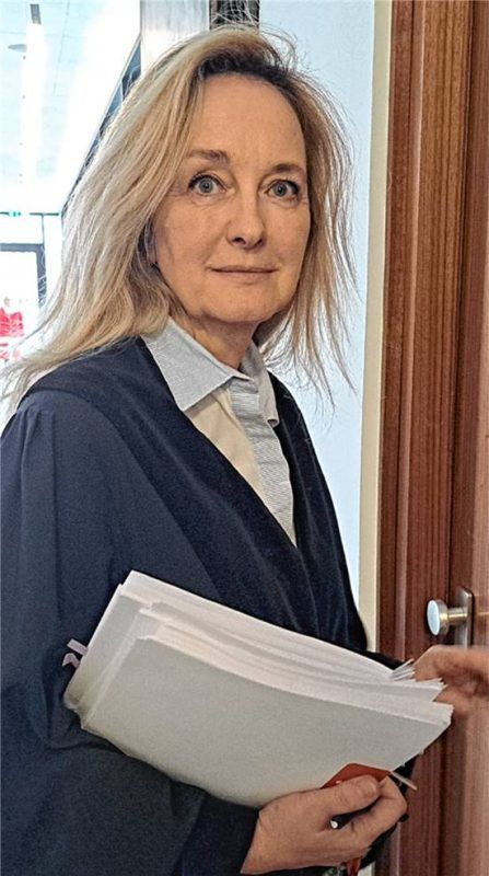 Ein Fall, zwei Prozesse – zwei Urteile. Richterin Jacqueline Aßbichler spricht am 19. April das Urteil gegen den jungen Aschauer: neun Jahre Jugendstrafe. Foto Weiser