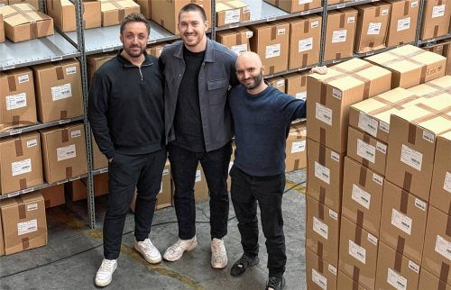 Eine Erfolgsgeschichte: die COZY HEAVEN Gründer Thomas Röser, Linus Pfeil und Fabian Baumann in ihrem Lager in Hockenheim.