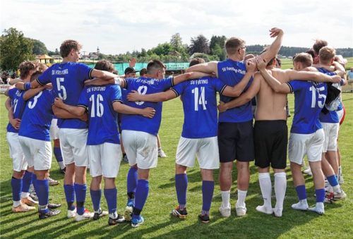 Forsting-Pfaffing krönte sich am letzten Spieltag zum Meister in der A-Klasse 3.Foto Schweiger