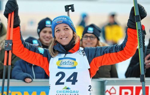Franziska Preuß bei der Siegerehrung in Ruhpolding am 16. Januar. Bei ihrem Heimweltcup fiel die Entscheidung über das Karriereende.Foto Imago