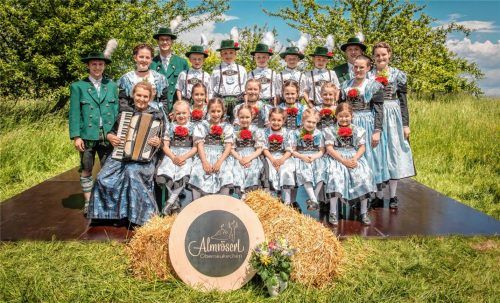 Früh übt sich: Spielerisch lernen die Jüngsten Schritte, Gemeinschaft und die Freude am Mitmachen – begleitet von erfahrenen Betreuern.