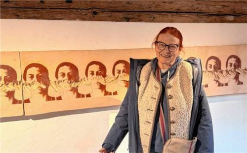 Gabriele Gruber-Gisler vor einem ihrer Werke.Foto Hoffmann