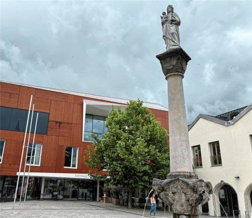 Im Bad Aiblinger Rathaus am Marienplatz tagen auch die jeweiligen Ausschüsse. Foto  Weinzierl