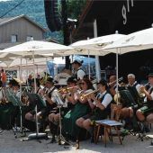 15 Bands auf zwei Bühnen im Bergener Kurpark
