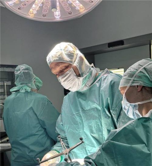 In der Neurochirurgie in Altötting wird ein minimal-invasives Verfahren zur Behandlung des Hydrozephalus eingesetzt.