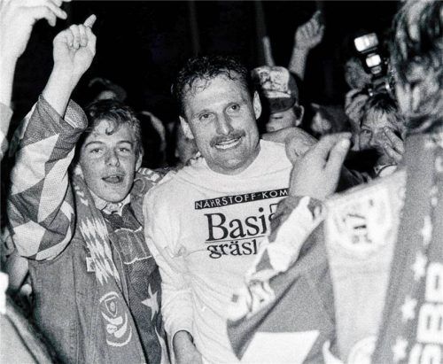 In seinem ersten Jahr als Trainer feierte Ernst Höfner mit dem Sportbund Rosenheim den Wiederaufstieg in die Bundesliga.Foto Stefan Trux