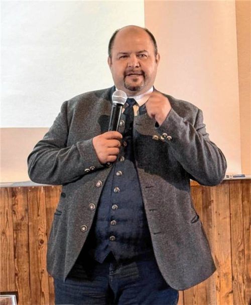 Kreisobmann Sepp Andres betrachtet die Entwicklungen in der Region mit einem besorgten Blick.