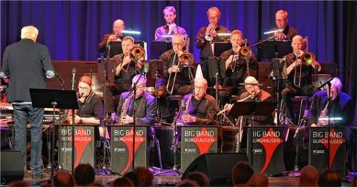 Musikalische Lokalmatadore: Die Musiker der Big Band Burghausen. Foto Frank Rasimowitz
