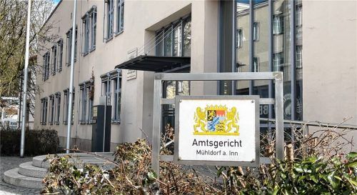 Nachrichten per Messenger sind privat. Sie können den Verfasser aber auch vor Gericht bringen. Foto  Latta