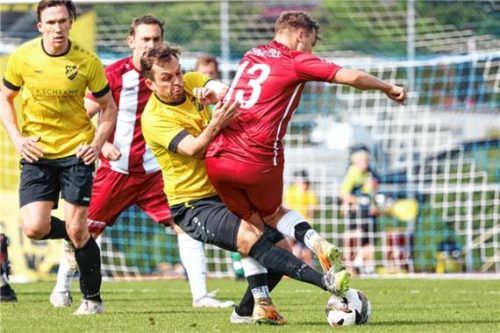 Pangs Kapitän Thomas Mooslechner traf doppelt und scheute sich auch vor keinem Zweikampf.Foto Mühlhofer