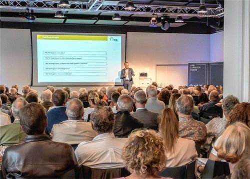 Sebastian Behrend erklärte beim OVB Expertenforum, wie moderne Senior-Living-Immobilien Vorsorge und Sicherheit verbinden können.