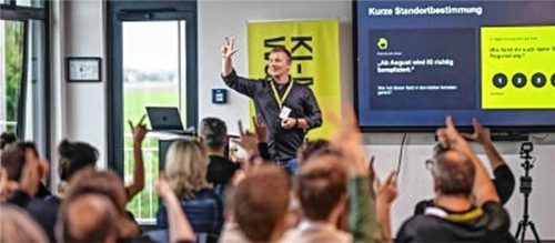 Sebastian Kaiser sprach über die ab August 2026 geltenden EU-Vorgaben und den praktischen KI-Einsatz im Einzelhandel. Foto  re