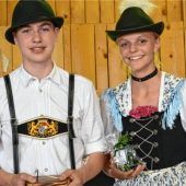 Jugendplatteln beim Trachten-Jubiläum in Staudach-Egerndach