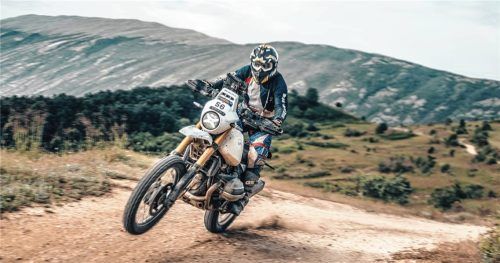 Staubpisten, steinige Anstiege und enge Bergpfade: Die Rallye Albania ist eine Belastungsprobe für Fahrer und Maschine. Foto re