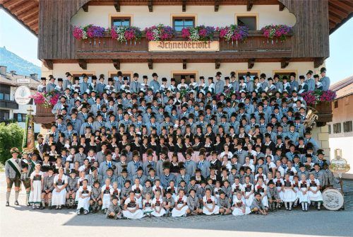 Tradition vereint: Der GTEV Alpenrose Nußdorf ist nicht nur Hüter der Tracht, sondern fester Bestandteil des Dorflebens.Fotos GTEV „Alpenrose“ Nußdorf,