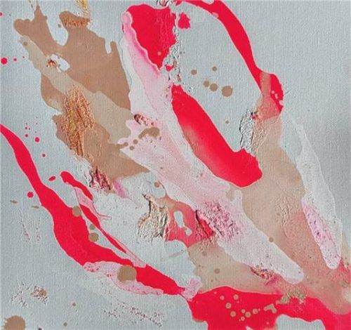 Veronika Berndt arbeitet mit Acrylfarbe in Neontönen. Foto RE