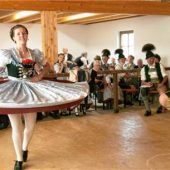 Neuer Vereinsstadl des GTEV Prien feierlich eingeweiht