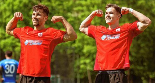 Wasserburgs Robin Ungerath (links) feiert seine Tore mit dem Undav-Jubel.Foto btz