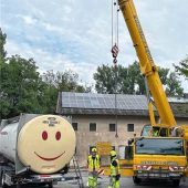 Lastwagen verliert Auflieger