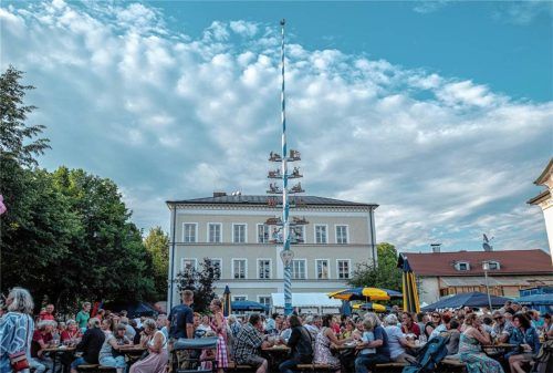 Auch dieses Jahr wieder wird das Bürgerfest vor allem eines sein: die Gelegenheit, um mit Bekannten oder auch bislang Fremden ins fröhliche und gut gelaunte Ratschen zu kommen. Fotos Thomae